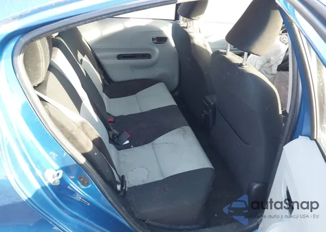 2012 Toyota Prius C Three из США, поврежденный, VIN JTDKDTB36C1511507